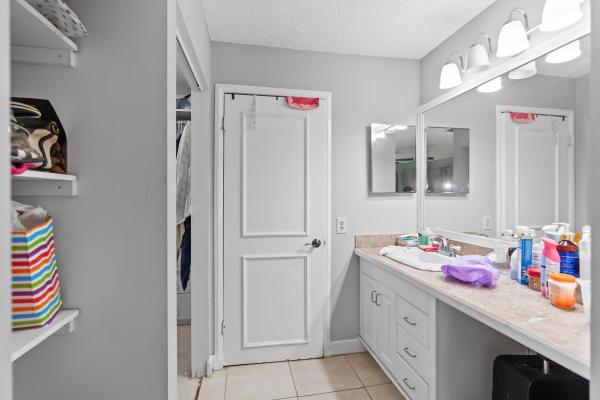 402 Lakeview Dr E, Royal Palm Beach, Florida 33411, image 1