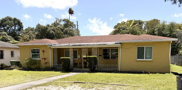 Irons Manor High Pine, 638 NE 138th St, North Miami, Florida 33161, image 1