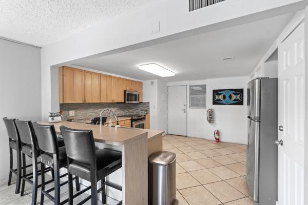 121 Golden, 121 Golden Isles Dr #PH-1, Hallandale Beach, Florida 33009, image 2