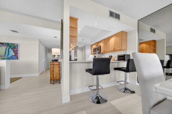 218 NE Edgewater Dr #218, Fort Pierce, Florida 34996, image 1