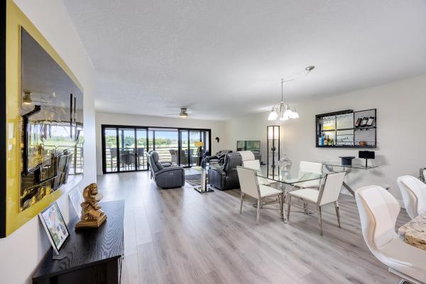 11291 Aspen Glen Dr #202, Boynton Beach, Florida 33437, image 2