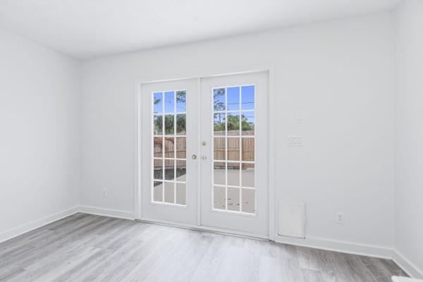 Indian River Estates, 701 Bartow St, Fort Pierce, Florida 34982, image 1