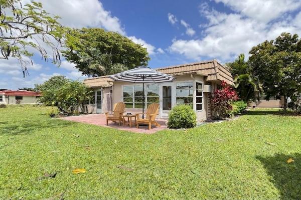 220 Seville J, Delray Beach, Florida 33446, image 2