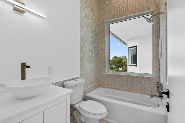Coral Key Villas, 2641 NE 48th St, Lighthouse Point, Florida 33064, image 3