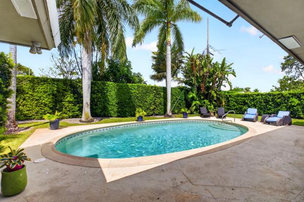 Camino Gardens, 1361 SW Sugar Plum Dr, Boca Raton, Florida 33486, image 2