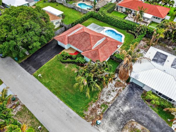 364 Venus Ave, Tequesta, Florida 33469, image 1