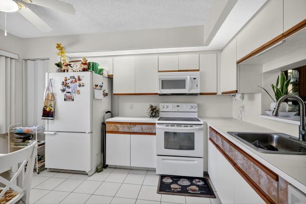 Cambridge At Century Village, 901 SW 128th Ter #211A, Pembroke Pines, Florida 33027, image 1