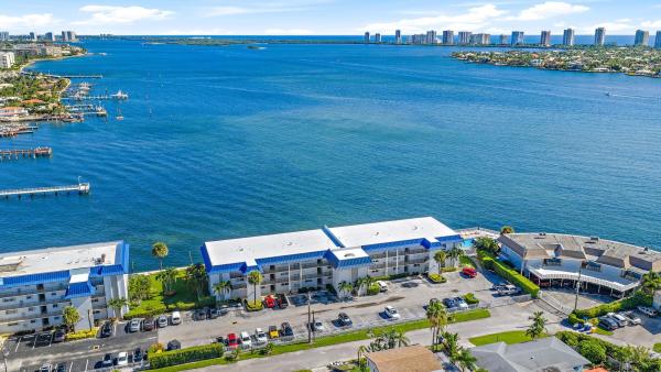 Wilshire East, 400 Wilma Cir #108, Riviera Beach, Florida 33404, image 2