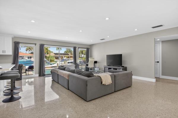 Pompano Isles, 2433 SE 10th St, Pompano Beach, Florida 33062, image 1