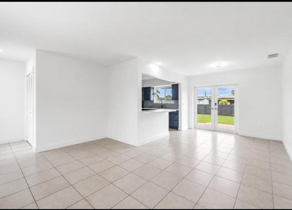 Boulevard Heights, 8781 NW 15th St, Pembroke Pines, Florida 33024, image 2
