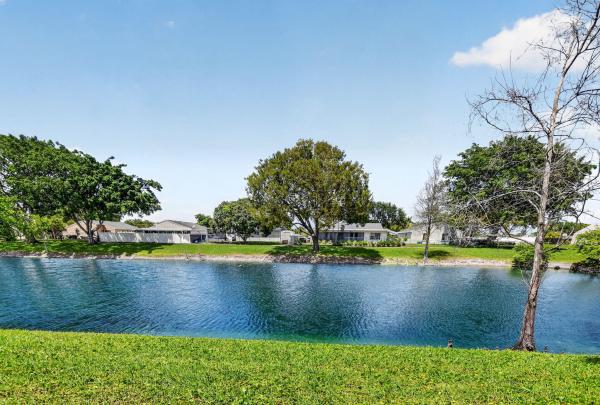 Country Park At Boca Raton, 8353 Huntsman Pl, Boca Raton, Florida 33433, image 2