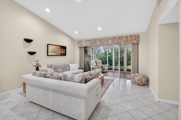 Emerald Pointe, 14431 Solitaire Dr, Delray Beach, Florida 33446, image 2