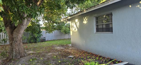 High Point, 233 SE 26th Ave, Boynton Beach, Florida 33435, image 3