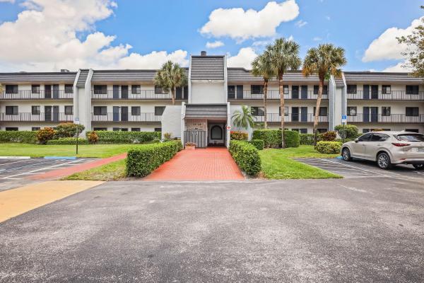 D'Este Court At The Fountains Country Club, 4254 Deste Ct #208, Lake Worth, Florida 33467, image 2