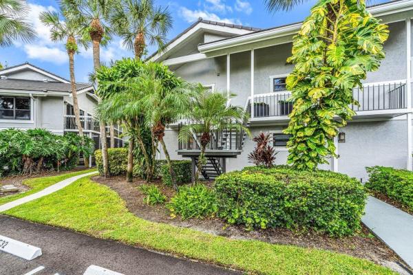 Tennis Lodges, 11863 Wimbledon Cir #432, Wellington, Florida 33414, image 3