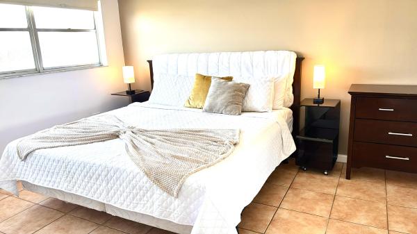 Octagon Towers, 1881 Washington Ave #6H, Miami Beach, Florida 33139, image 2