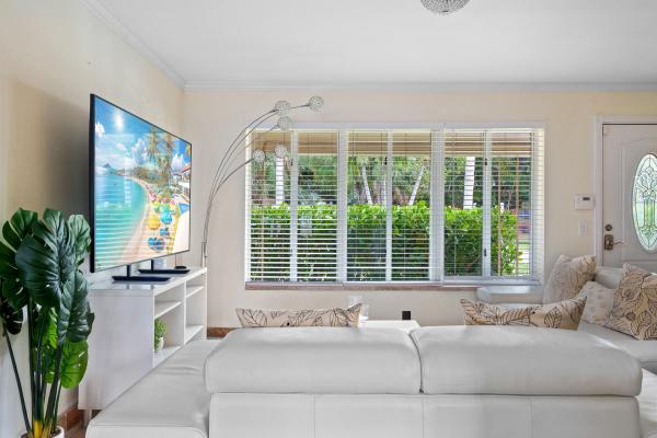 Middle River Estates, 2757 NE 14th Ave, Wilton Manors, Florida 33334, image 1