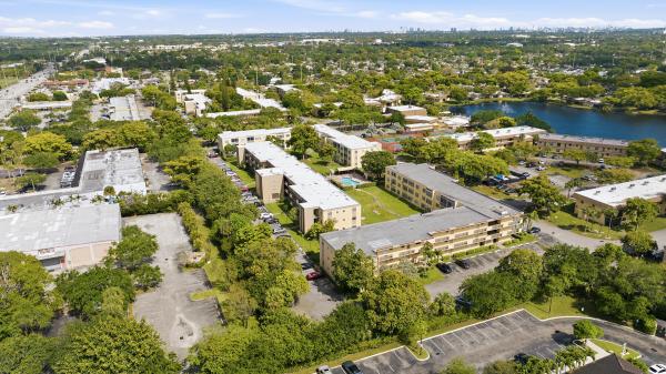 Ashbury House Of Carriage Hills, 200 Ashbury Rd #106, Hollywood, Florida 33024, image 1