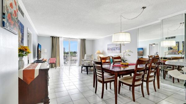Golden Horn, 427 Golden Isles Dr #5J, Hallandale Beach, Florida 33009, image 3
