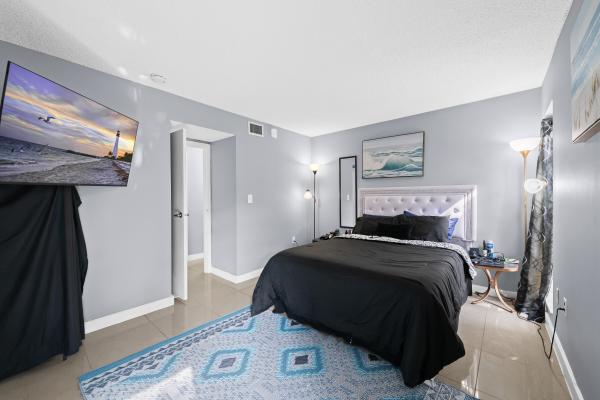 Plantation Pines, 471 N Pine Island Rd #302D, Plantation, Florida 33324, image 3