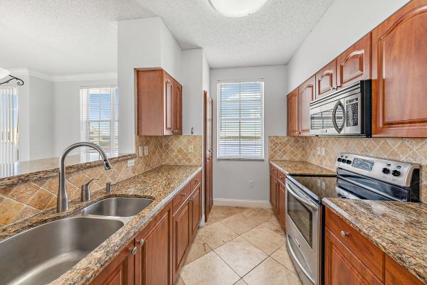 Montecito Palm Beach, 616 Clearwater Park Rd #913, West Palm Beach, Florida 33401, image 3