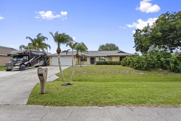 138 SW Airview Ave, Port St. Lucie, Florida 34984, image 1