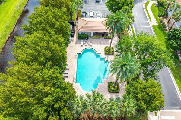 Gramercy Square, 242 E Chrystie Cir, Delray Beach, Florida 33484, image 1