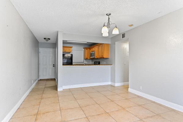 Palm Beach Grande, 1445 Lake Crystal Dr #F, West Palm Beach, Florida 33411, image 1