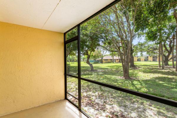 507 Meadows Cir, Boynton Beach, Florida 33436, image 2