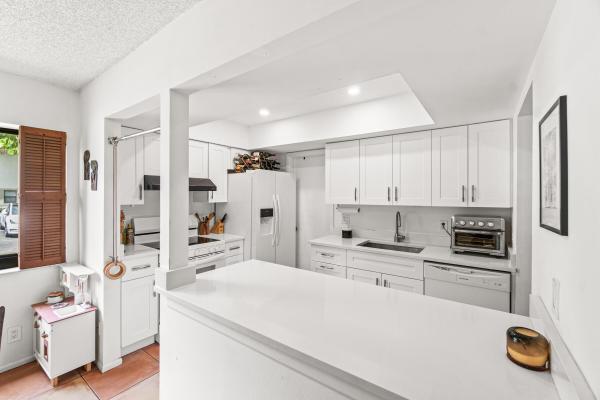 Sunflower, 7200 NW 2nd Ave #1350, Boca Raton, Florida 33487, image 3