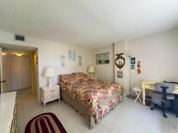 Hidden Harbour Of The Palm Beaches, 890 N Federal Hwy #205, Lantana, Florida 33462, image 1
