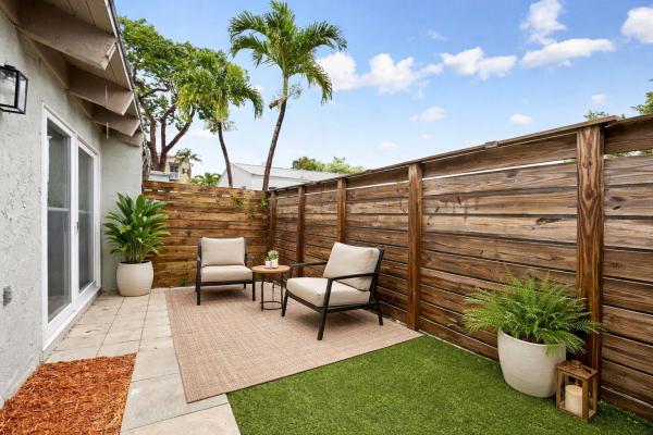 Poinciana Park, 410 SE 13th St #1-6, Fort Lauderdale, Florida 33316, image 1