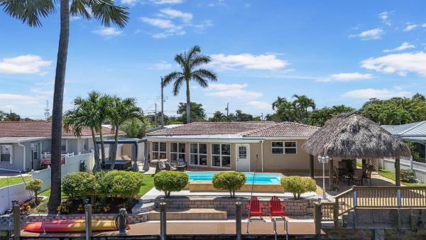 Garden Isles, 220 SE 2nd Ave, Pompano Beach, Florida 33060, image 1
