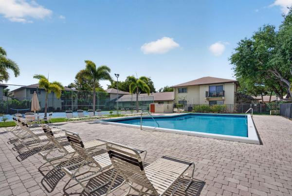 Lighthouse Village, 3951 NE 17th Ave #703, Lighthouse Point, Florida 33064, image 2