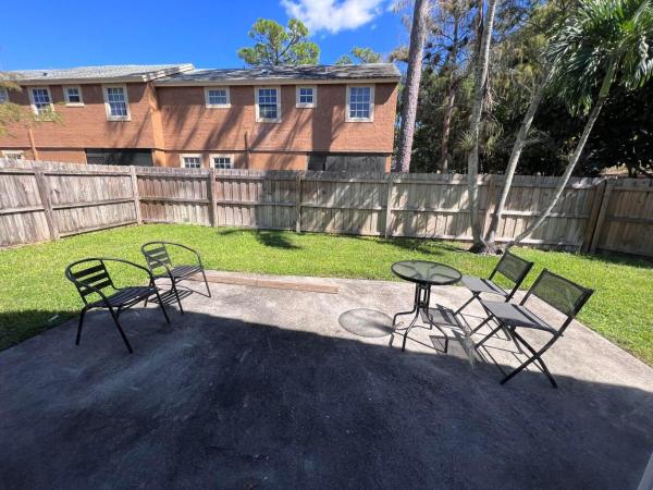 Sugar Pond Manor, 1594 Hawthorne Pl, Wellington, Florida 33414, image 3