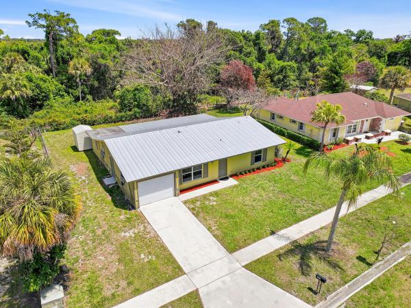 Floresta Pines, 445 NE Armory Cir, Port St. Lucie, Florida 34983, image 3