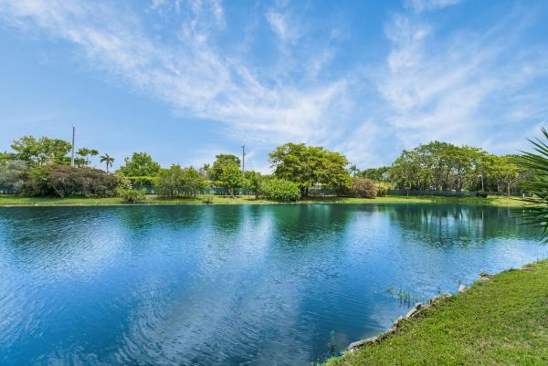 Boca Lakes, 8829 Bella Vista Dr #282, Boca Raton, Florida 33433, image 2