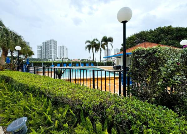 Spinnaker Bay, 21085 NE 34th Ave #404-1, Aventura, Florida 33180, image 2