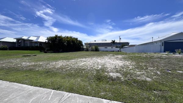 Cape Coral, 1614 SW 6th Ave, Cape Coral, Florida 33991, image 1