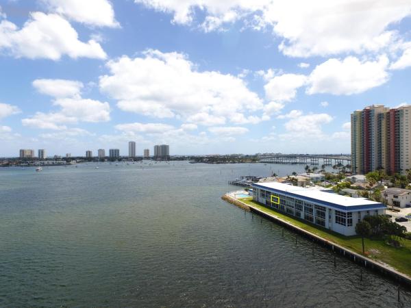 Wilshire East, 400 Wilma Cir #207, Riviera Beach, Florida 33404, image 2