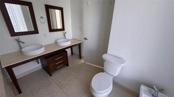 Icon Brickell Tower 1, 475 Brickell Ave #4913, Miami, Florida 33131, image 1