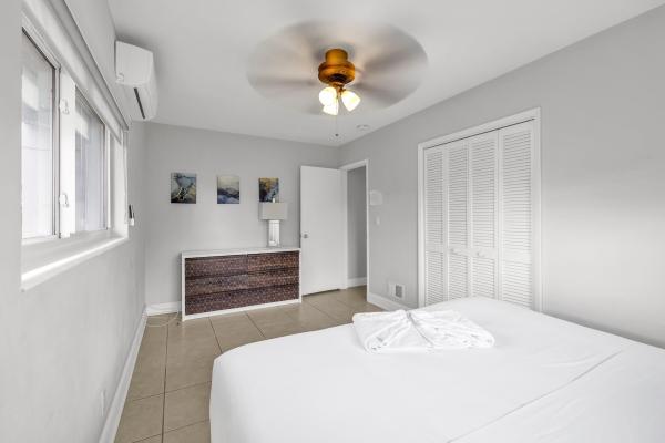 Lighthouse Point Residential, 2812 NE 27th St, Lighthouse Point, Florida 33064, image 3