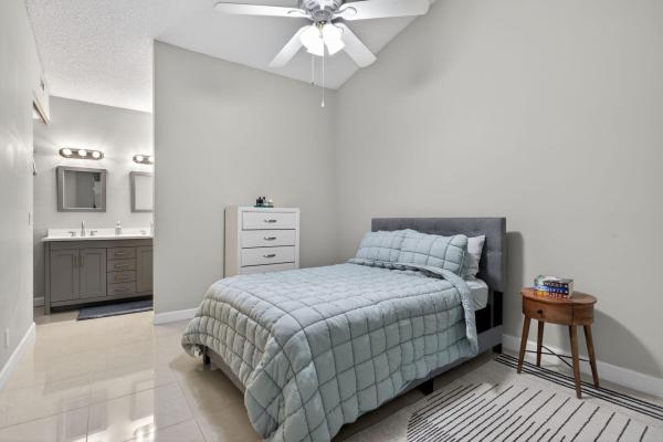 Baywood Village 3, 4500 Carambola Cir S #27305, Coconut Creek, Florida 33066, image 2