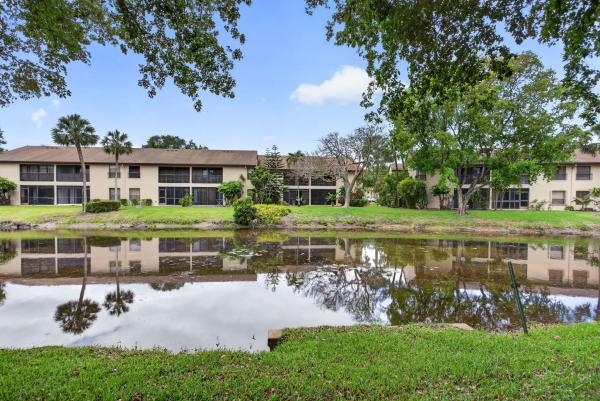 Baywood Village 3, 4500 Carambola Cir S #27305, Coconut Creek, Florida 33066, image 3