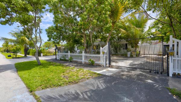 Rolling Green Ridge Seacrest, 3246 Orange St, Boynton Beach, Florida 33435, image 2