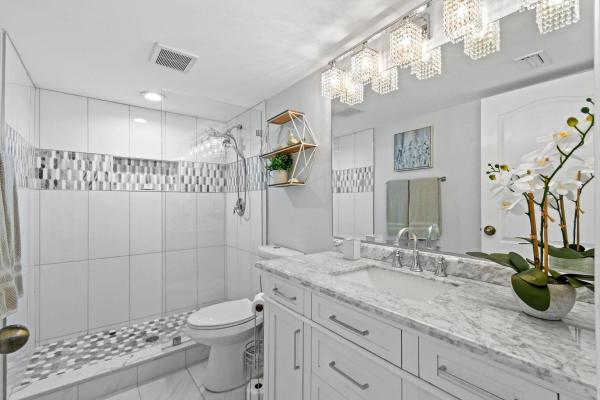Legends, 252 Legendary Cir, Palm Beach Gardens, Florida 33418, image 1