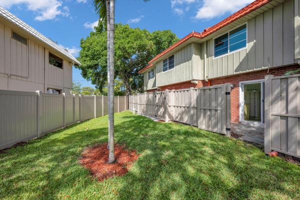 Manor Grove Village, 16 NE 20th Ct #8B, Wilton Manors, Florida 33305, image 1