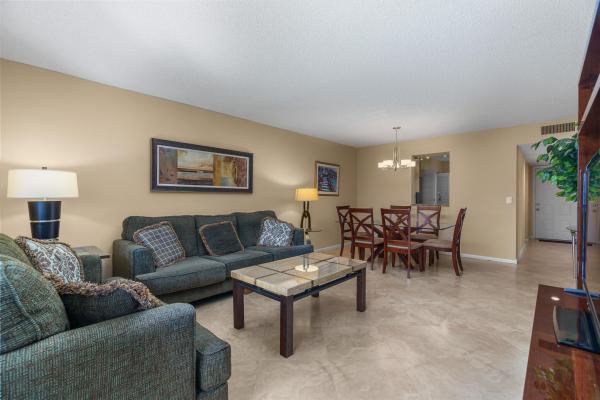 Huntington Lakes 1, 6515 Kensington Ln #201, Delray Beach, Florida 33446, image 1