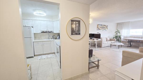 Trafalgar Towers, 1400 S Ocean Dr #505, Hollywood, Florida 33019, image 1