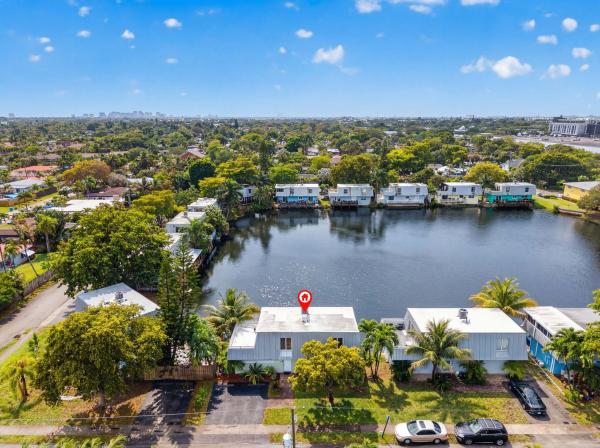 Kimberly Lake Villas, 1380 NE 40th Dr, Oakland Park, Florida 33334, image 2